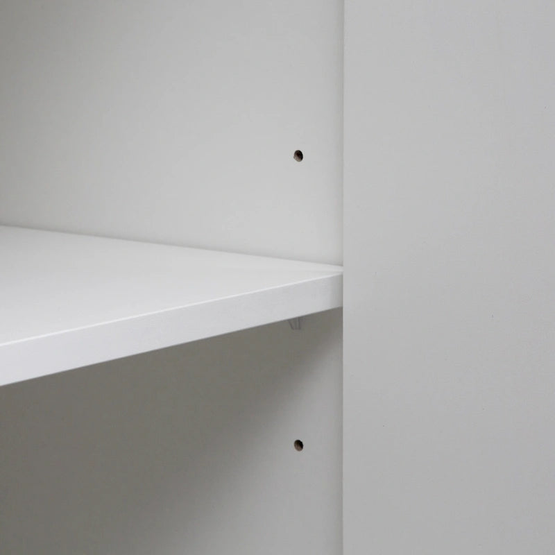 Buffetschrank mit dekorativen Lamellentüren, Sideboard aus Holz mit Metallgriffen, Aufbewahrungsschrank mit verstellbaren Einlegeböden