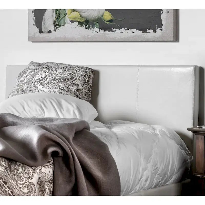 Cama tipo plataforma California king con cabecero tapizado – no necesita base de resortes