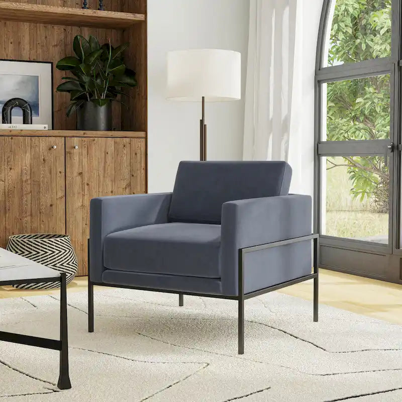Moderner gepolsterter Clubsessel mit mattschwarzem Metallgestell