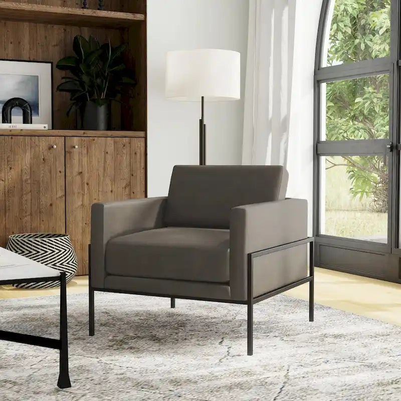Moderner gepolsterter Clubsessel mit mattschwarzem Metallgestell